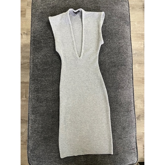 Gray V cut mini dress - Picture 3 of 3